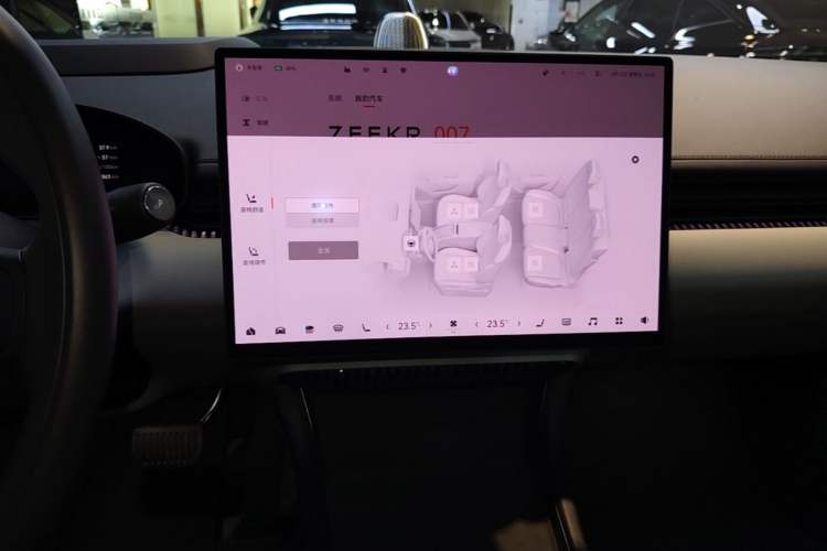 Used Zeekr 007 2025 Long-Range Rear-Wheel-Drive Intelligent Driving Version 100 kWh Audio And AC Panel