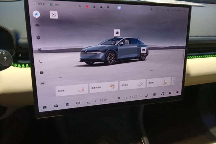 Used Zeekr 007 2025 Long-Range Rear-Wheel-Drive Intelligent Driving Version 100 kWh Audio And AC Panel