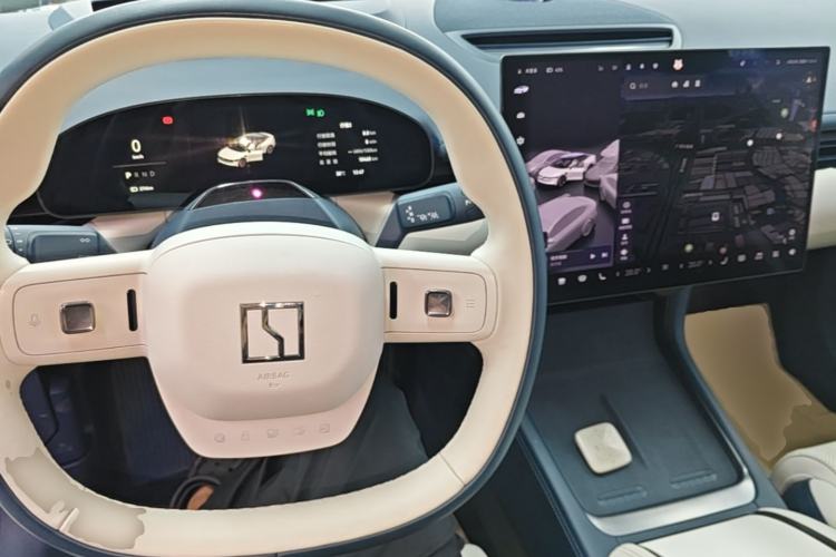 Used Zeekr 007 2025 Long-Range Rear-Wheel-Drive Intelligent Driving Version 100 kWh Center Console