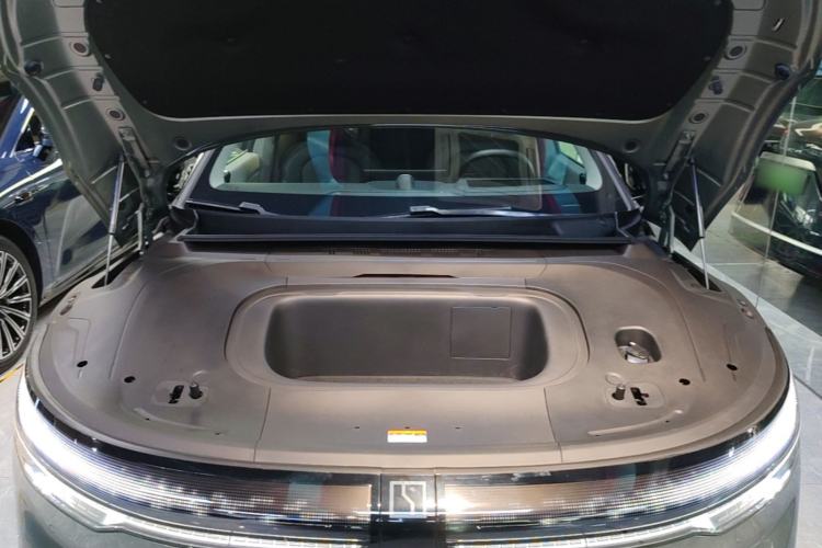 Used Zeekr 007 2025 Long-Range Rear-Wheel-Drive Intelligent Driving Version 100 kWh Engine Bay