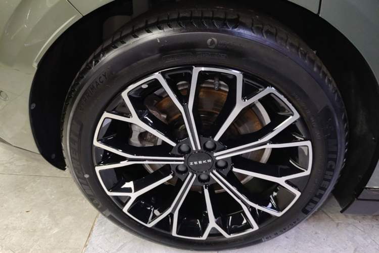 Used Zeekr 007 2025 Long-Range Rear-Wheel-Drive Intelligent Driving Version 100 kWh Exterior 2