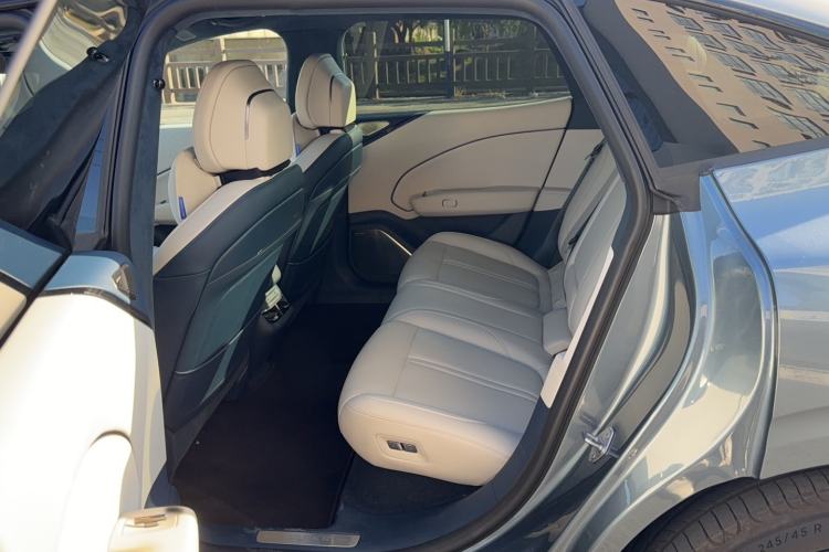 Used Zeekr 007 2025 Rear-Drive Intelligent Driving Version 75 kWh Interior 2