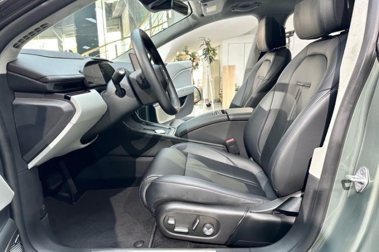 Used Zeekr 007 2025 Long-Range Rear-Wheel-Drive Intelligent Driving Version 100 kWh Interior 2