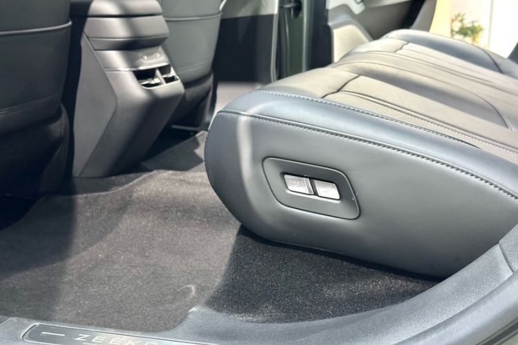 Used Zeekr 007 2025 Long-Range Rear-Wheel-Drive Intelligent Driving Version 100 kWh Interior 6
