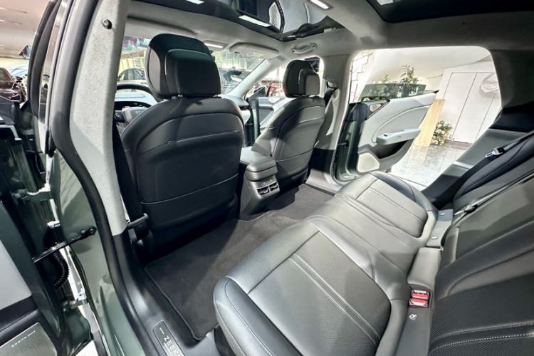 Used Zeekr 007 2025 Long-Range Rear-Wheel-Drive Intelligent Driving Version 100 kWh Interior 7