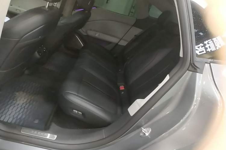 Used Zeekr 007 2025 Rear-Drive Intelligent Driving Version 75 kWh Left Rear Seat
