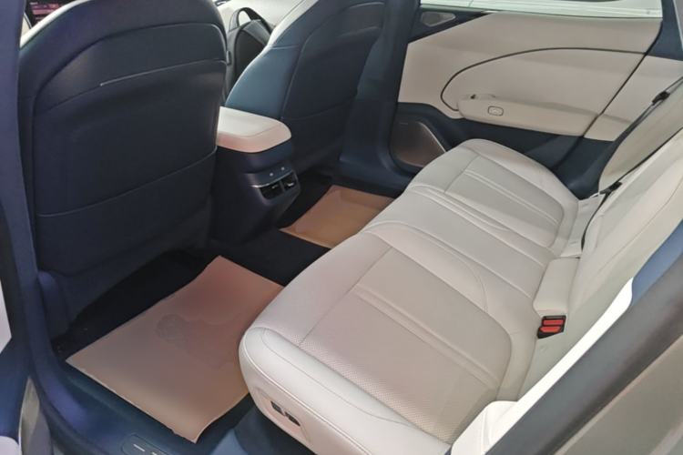 Used Zeekr 007 2025 Long-Range Rear-Wheel-Drive Intelligent Driving Version 100 kWh Left Rear Seat