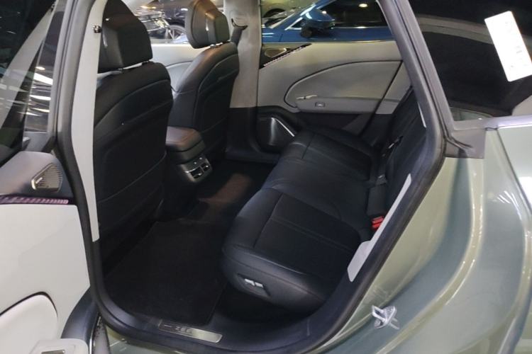 Used Zeekr 007 2025 Long-Range Rear-Wheel-Drive Intelligent Driving Version 100 kWh Left Rear Seat