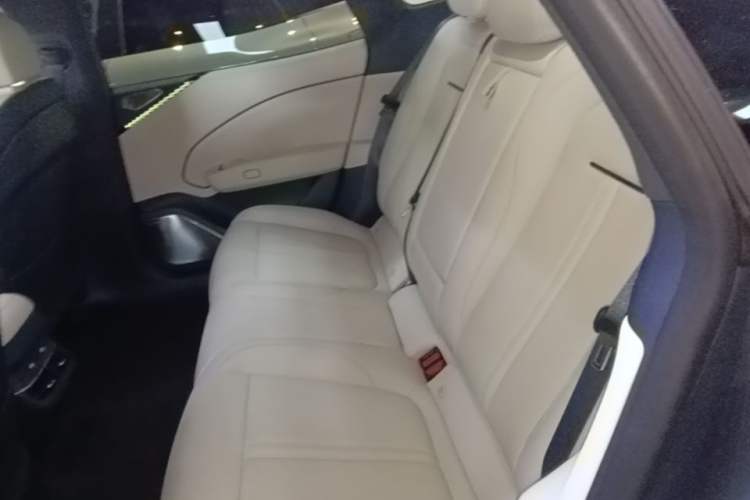 Used Zeekr 007 2025 Long-Range Rear-Wheel-Drive Intelligent Driving Version 100 kWh Left Rear Seat
