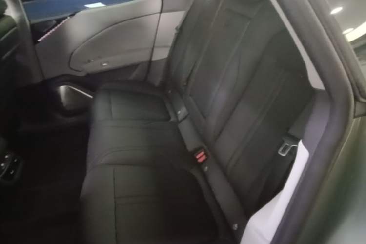 Used Zeekr 007 2025 Long-Range Rear-Wheel-Drive Intelligent Driving Version 100 kWh Left Rear Seat