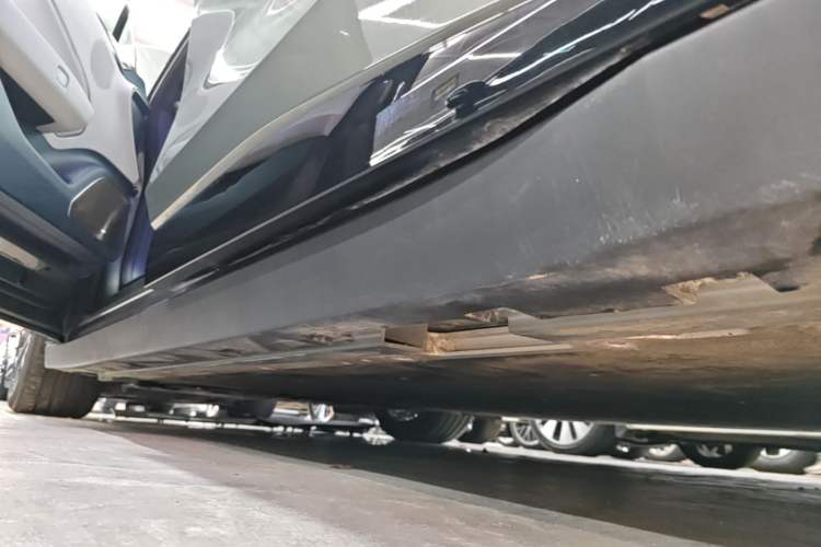 Used Zeekr 007 2025 Long-Range Rear-Wheel-Drive Intelligent Driving Version 100 kWh Left Side Sill