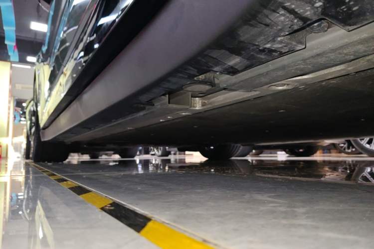 Used Zeekr 007 2025 Long-Range Rear-Wheel-Drive Intelligent Driving Version 100 kWh Left Side Sill