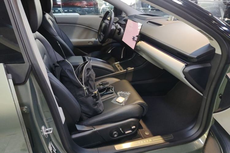 Used Zeekr 007 2025 Long-Range Rear-Wheel-Drive Intelligent Driving Version 100 kWh Right Front Seat