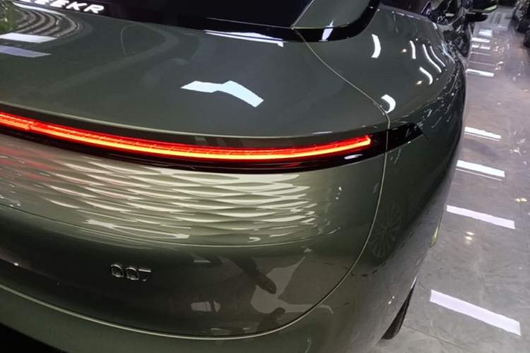 Used Zeekr 007 2025 Long-Range Rear-Wheel-Drive Intelligent Driving Version 100 kWh Right Rear Taillight