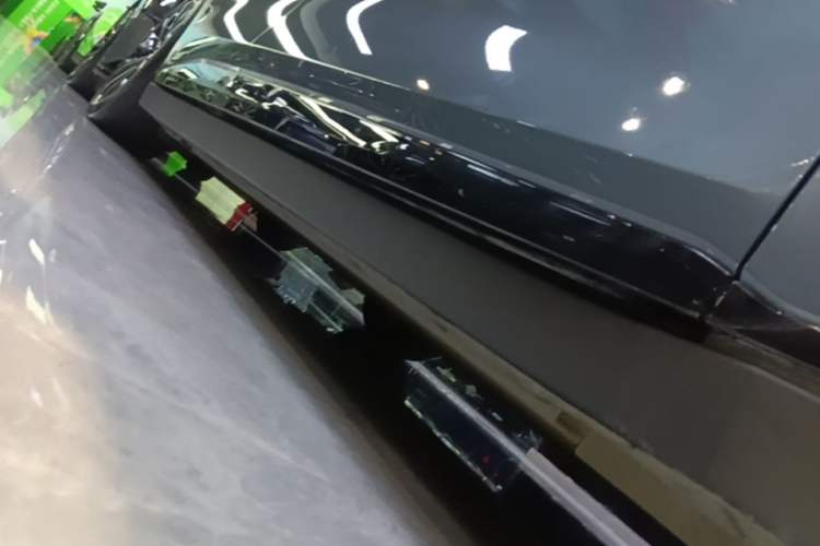 Used Zeekr 007 2025 Long-Range Rear-Wheel-Drive Intelligent Driving Version 100 kWh Right Side Sill