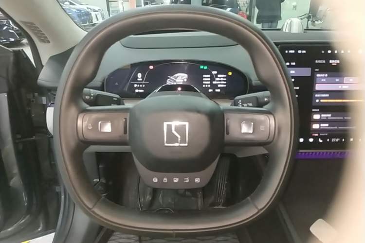 Used Zeekr 007 2025 Rear-Drive Intelligent Driving Version 75 kWh Steering Wheel