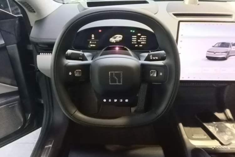 Used Zeekr 007 2025 Long-Range Rear-Wheel-Drive Intelligent Driving Version 100 kWh Steering Wheel
