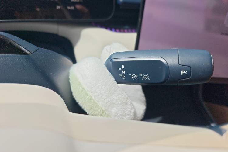 Used Zeekr 007 2025 Rear-Drive Intelligent Driving Version 75 kWh Gear Lever