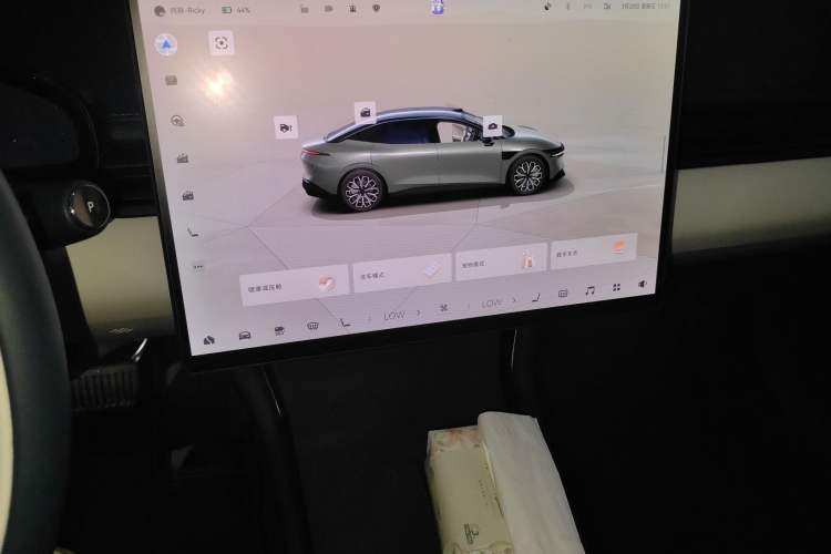 Used Zeekr 007 2025 Rear-Drive Intelligent Driving Version 75 kWh Audio And AC Panel