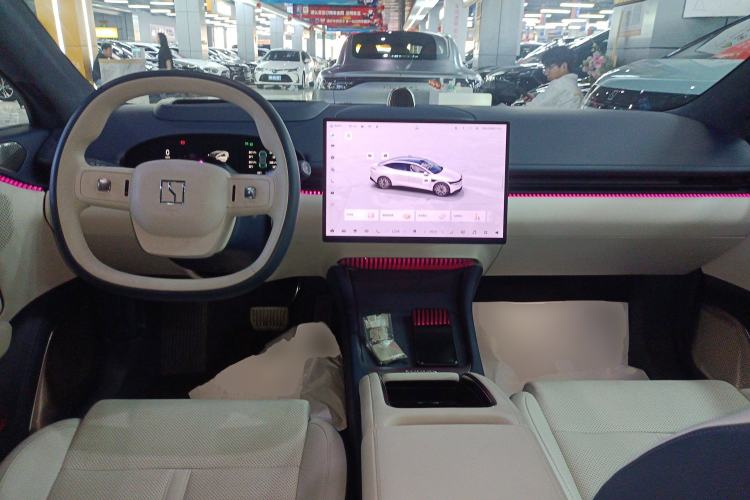 Used Zeekr 007 2025 Long-Range Rear-Wheel-Drive Intelligent Driving Version 100 kWh Center Console