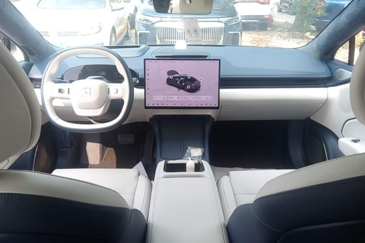 Used Zeekr 007 2025 Long-Range Rear-Wheel-Drive Intelligent Driving Version 100 kWh Center Console