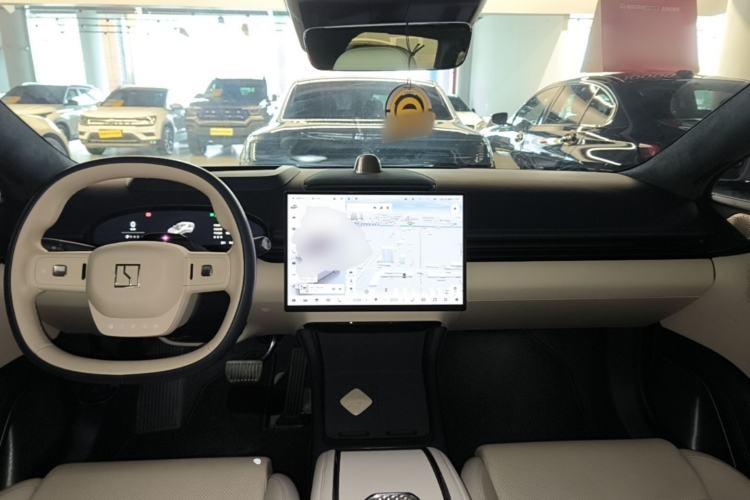 Used Zeekr 007 2025 Long-Range Rear-Wheel-Drive Intelligent Driving Version 100 kWh Center Console
