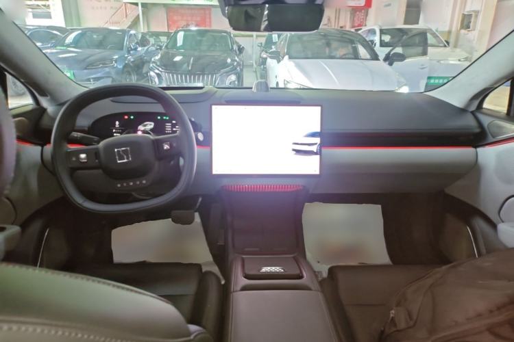 Used Zeekr 007 2025 Rear-Drive Intelligent Driving Version 75 kWh Center Console