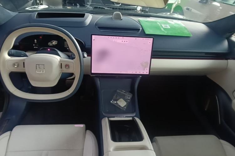 Used Zeekr 007 2025 Long-Range Rear-Wheel-Drive Intelligent Driving Version 100 kWh Center Console