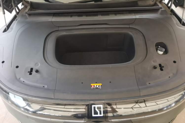 Used Zeekr 007 2025 Long-Range Rear-Wheel-Drive Intelligent Driving Version 100 kWh Engine Bay