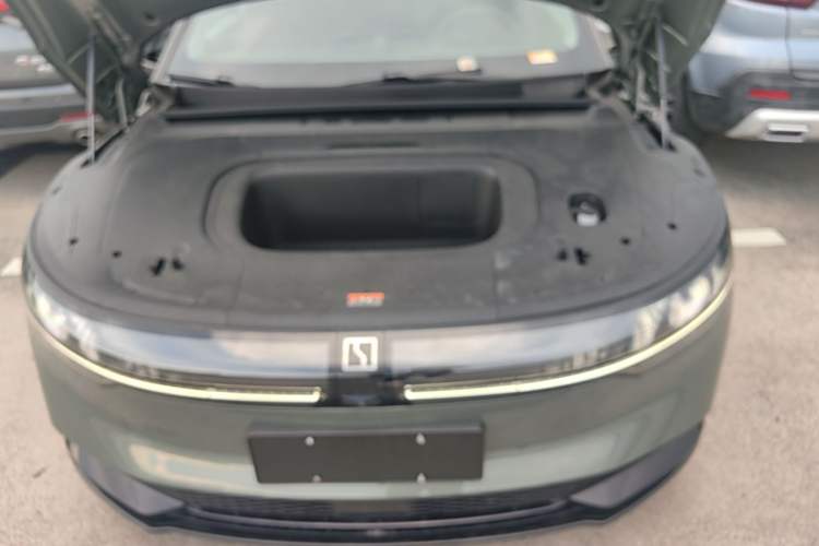 Used Zeekr 007 2025 Long-Range Rear-Wheel-Drive Intelligent Driving Version 100 kWh Engine Bay
