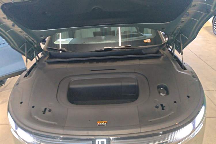 Used Zeekr 007 2025 Long-Range All-Wheel-Drive Intelligent Driving Version 100 kWh Engine Bay