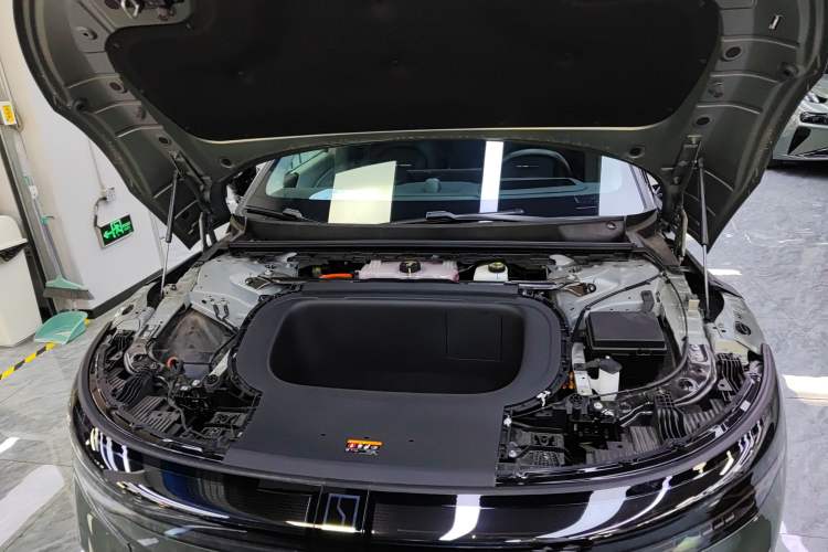 Used Zeekr 007 2025 Long-Range Rear-Wheel-Drive Intelligent Driving Version 100 kWh Engine Bay