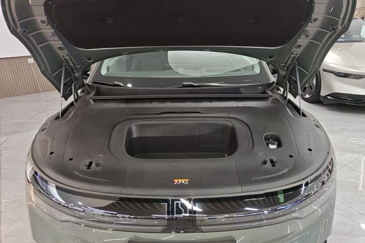 Used Zeekr 007 2025 Long-Range Rear-Wheel-Drive Intelligent Driving Version 100 kWh Engine Bay