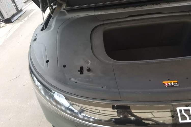 Used Zeekr 007 2025 Long-Range Rear-Wheel-Drive Intelligent Driving Version 100 kWh Engine Bay Right