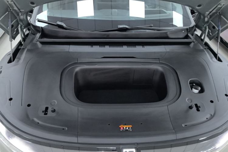 Used Zeekr 007 2025 Long-Range Rear-Wheel-Drive Intelligent Driving Version 100 kWh Engine Bay