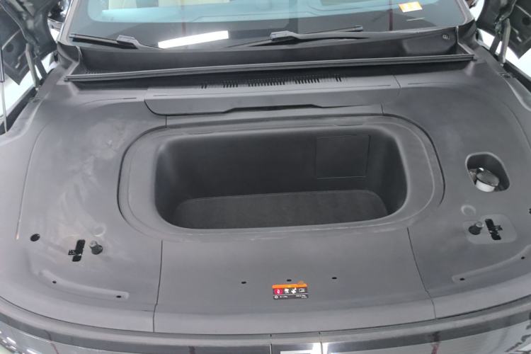 Used Zeekr 007 2025 Long-Range Rear-Wheel-Drive Intelligent Driving Version 100 kWh Engine Bay