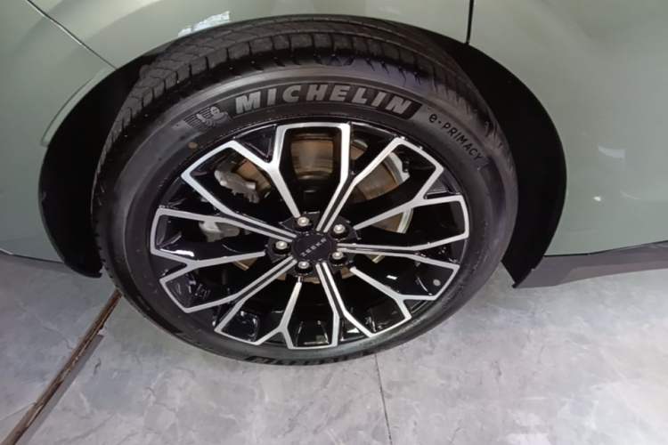 Used Zeekr 007 2025 Long-Range Rear-Wheel-Drive Intelligent Driving Version 100 kWh Exterior 1