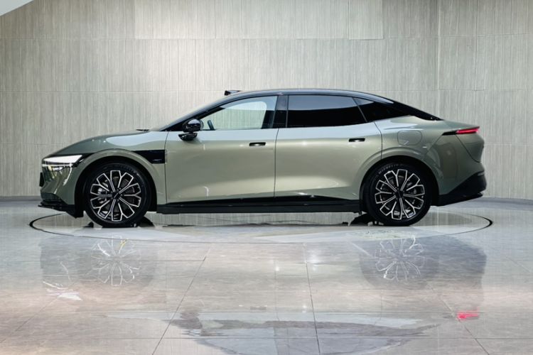 Used Zeekr 007 2025 Long-Range Rear-Wheel-Drive Intelligent Driving Version 100 kWh Exterior 2