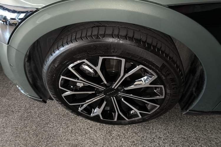 Used Zeekr 007 2025 Long-Range Rear-Wheel-Drive Intelligent Driving Version 100 kWh Exterior 4