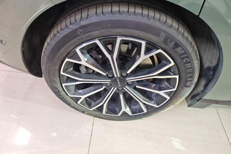 Used Zeekr 007 2025 Rear-Drive Intelligent Driving Version 75 kWh Exterior 5