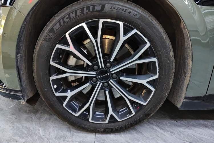 Used Zeekr 007 2025 Long-Range Rear-Wheel-Drive Intelligent Driving Version 100 kWh Exterior 7