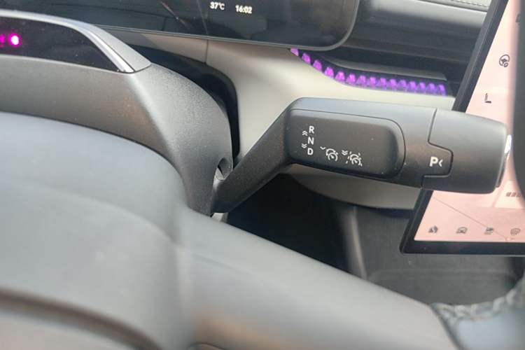 Used Zeekr 007 2025 Long-Range Rear-Wheel-Drive Intelligent Driving Version 100 kWh Gear Lever
