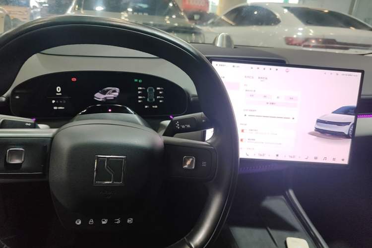 Used Zeekr 007 2025 Long-Range Rear-Wheel-Drive Intelligent Driving Version 100 kWh Gear Lever