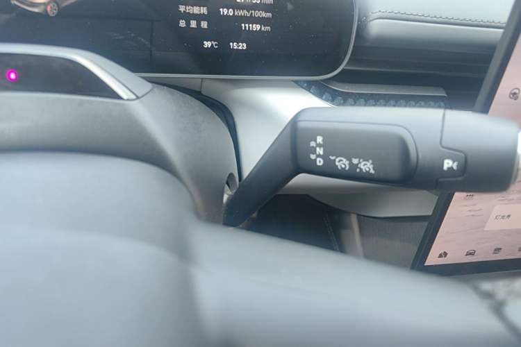 Used Zeekr 007 2025 Long-Range Rear-Wheel-Drive Intelligent Driving Version 100 kWh Gear Lever