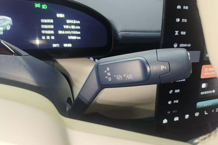Used Zeekr 007 2025 Long-Range Rear-Wheel-Drive Intelligent Driving Version 100 kWh Gear Lever