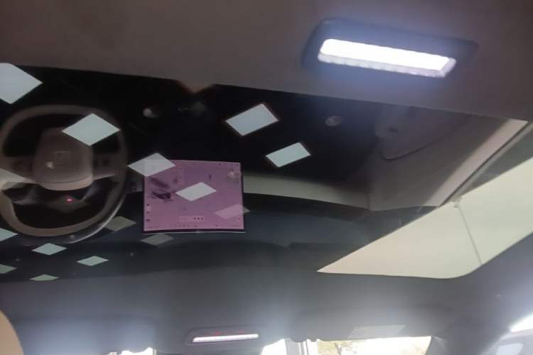 Used Zeekr 007 2025 Long-Range Rear-Wheel-Drive Intelligent Driving Version 100 kWh Headliner