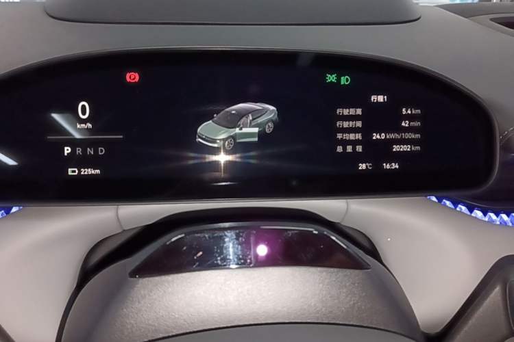 Used Zeekr 007 2025 Long-Range Rear-Wheel-Drive Intelligent Driving Version 100 kWh Instrument Cluster