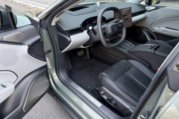 Used Zeekr 007 2025 Rear-Drive Intelligent Driving Version 75 kWh Interior 1