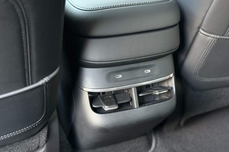 Used Zeekr 007 2025 Rear-Drive Intelligent Driving Version 75 kWh Interior 10