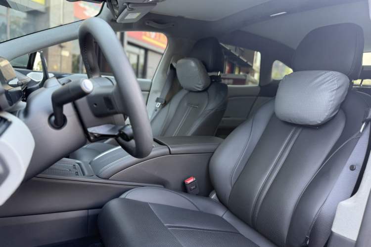 Used Zeekr 007 2025 Rear-Drive Intelligent Driving Version 75 kWh Interior 3